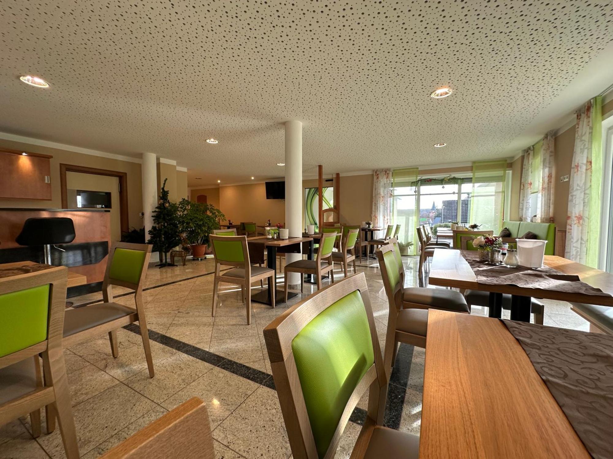 Rothsee Hotel Аллерсберг Экстерьер фото