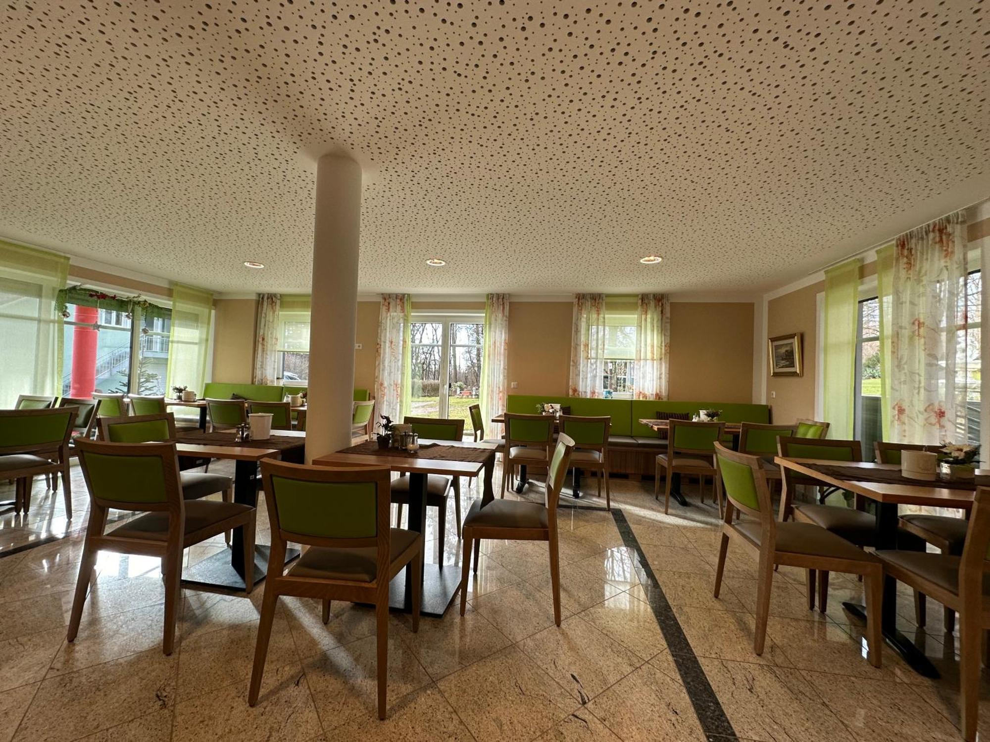 Rothsee Hotel Аллерсберг Экстерьер фото