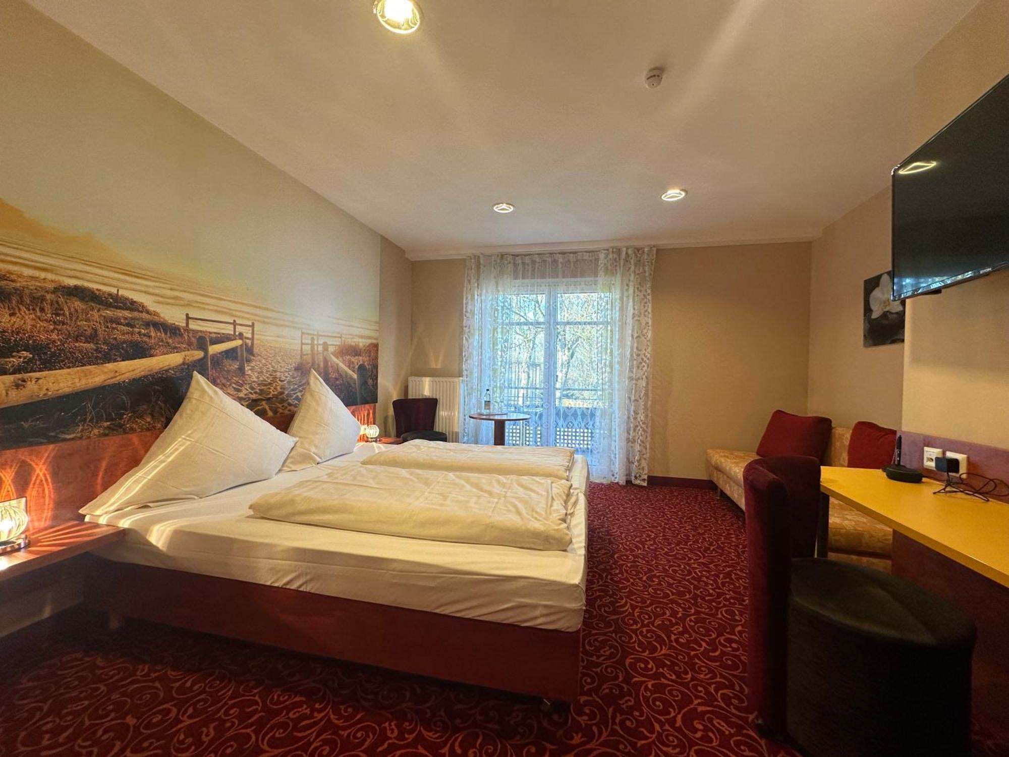 Rothsee Hotel Аллерсберг Экстерьер фото