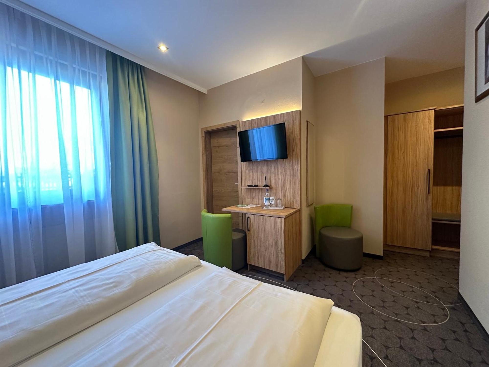 Rothsee Hotel Аллерсберг Экстерьер фото