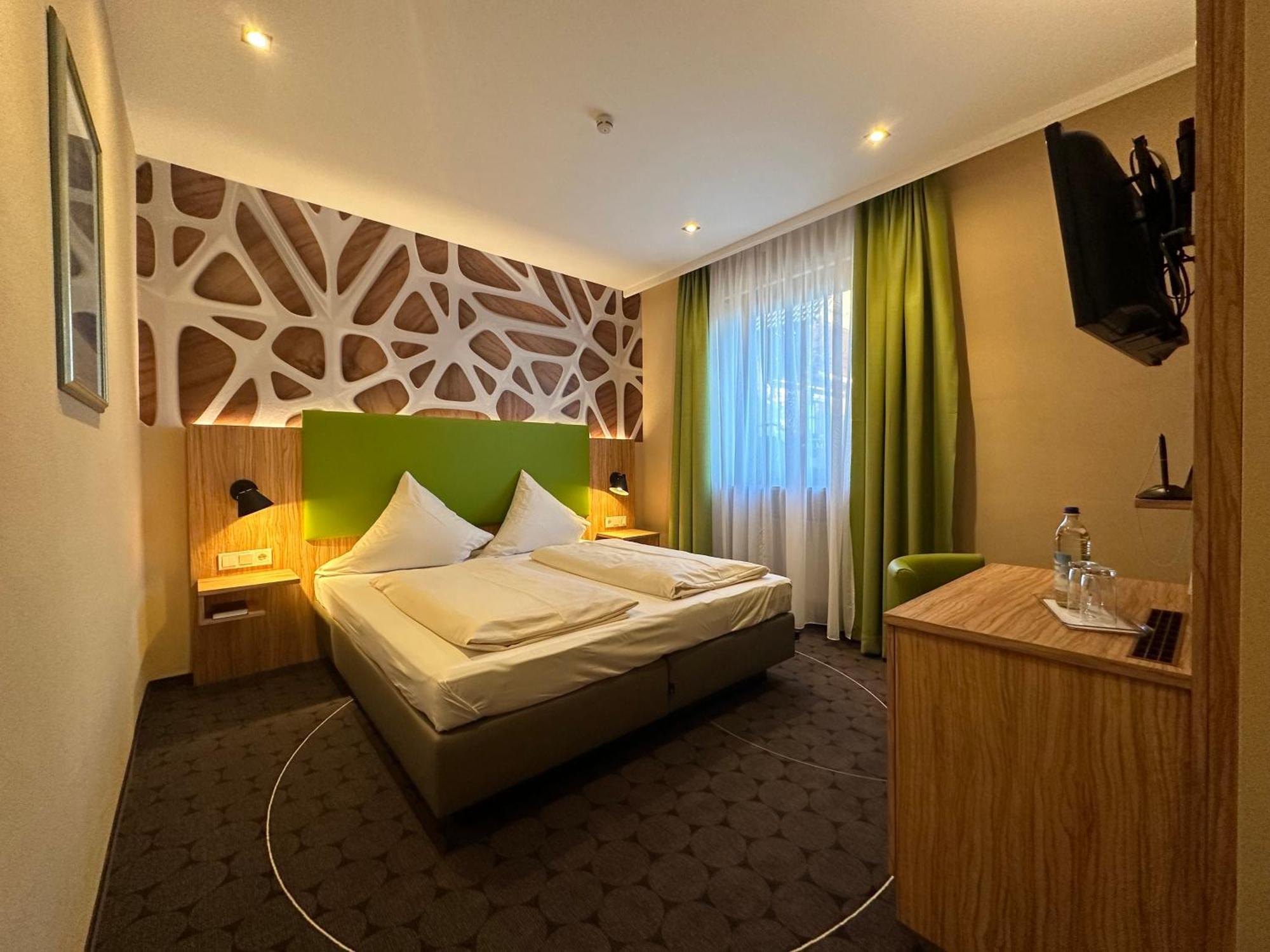 Rothsee Hotel Аллерсберг Экстерьер фото