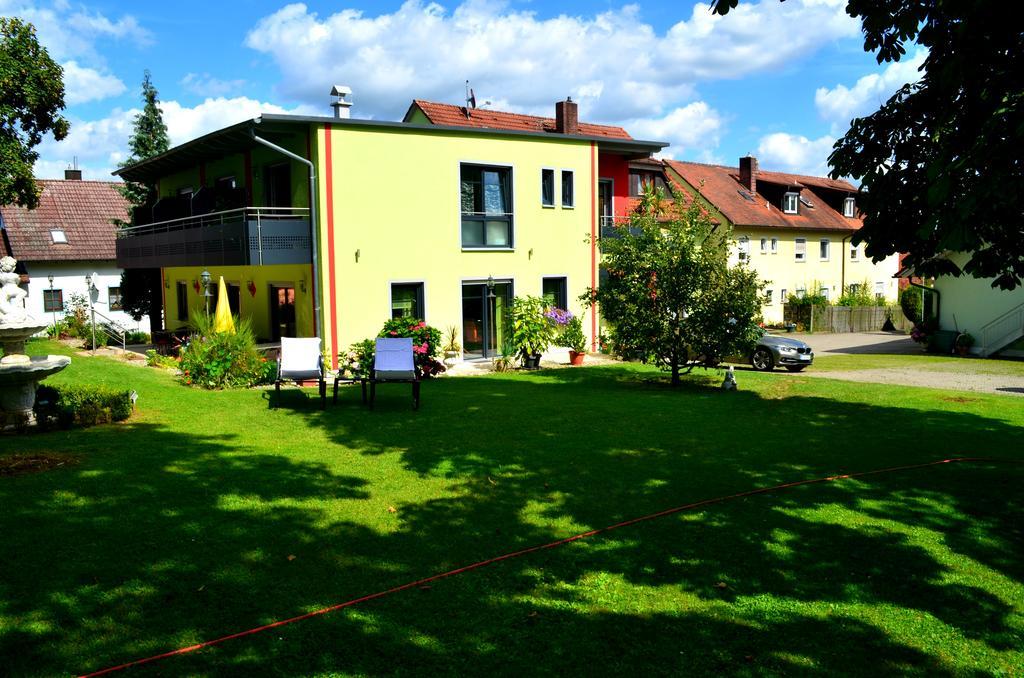 Rothsee Hotel Аллерсберг Экстерьер фото