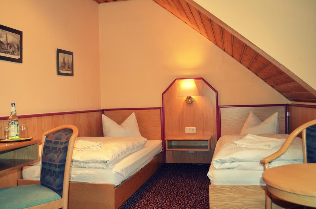 Rothsee Hotel Аллерсберг Экстерьер фото